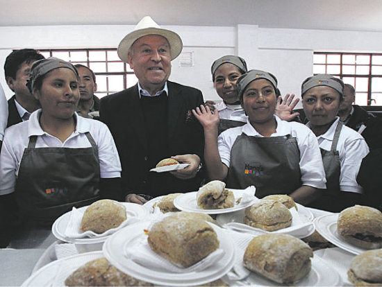 PROYECTO. Jvenes en El Alto y La Paz se forman en gastronoma gracias a la iniciativa de Meyer.