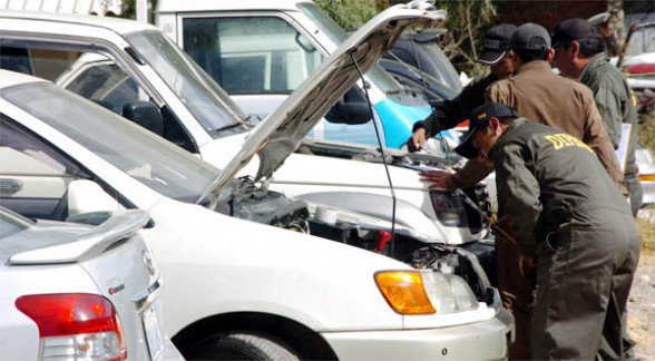 Ilegales. Los autos indocumentados.