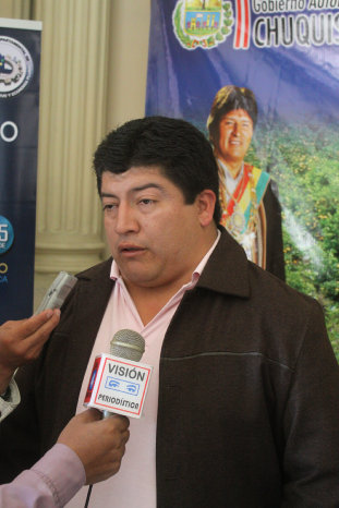 AUTORIDAD. Daniel Lpez, alcalde del municipio de Huacareta, en una entrevista en Sucre.