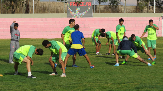 Los jugadores que no fueron de la partida el mircoles, por la Copa Sudamericana, entrenaron ayer, en la cancha de Fancesa.