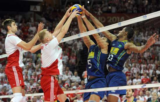 Un pasaje del partido final, entre Polonia y Brasil.