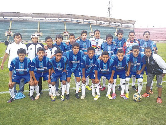 El equipo de Nacional Sucre jug con un equipo mixto, combin juveniles y jugadores con experiencia.