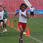 Los nios del colegio Emilio Hochmann B en la prueba de mini atletismo.