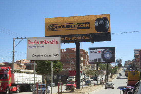 PUBLICIDAD. La mayora de las gigantografas en las calles son clandestinas.