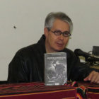 ESCRITOR. El galardonado Eduardo Scott durante la presentacin de su libro.