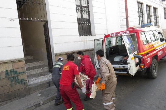 ACCIDENTE. El padre de familia del colegio Santa Ana lleg a la morgue.