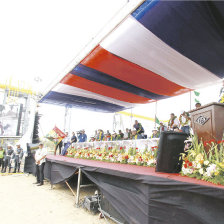 ACTO. La inauguracin de la planta que producir 210 toneladas mtricas por da (TMD) de Gas Natural Licuado.