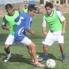 El lateral Roger Sandi (c) es uno de los refuerzos de Stormers.