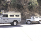 ACCIDENTE. Una vagoneta perdió el control en la avenida Juana Azurduy de Padilla.