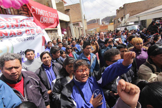 PRESENCIA. Las bases del MAS reclaman participacin de los candidatos invitados.