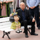 ENCUENTRO. La estatua del personaje de Mafalda y su creador, Quino.