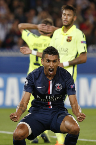 El defensor brasileo del PSG Marquinhos celebra el triunfo del cuadro parisino sobre el Barcelona.