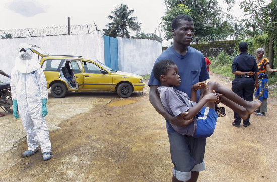 EPIDEMIA. Varios pases africanos no encuentran freno a la expansin de bola.