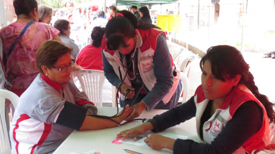 ATENCIN. La feria interinstitucional realizada por la Alcalda de Sucre.