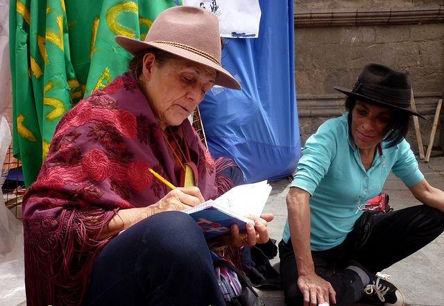 PERSONALIDAD. La labor de la intelectual e investigadora Silvia Rivera Cusicanqui (izq.) fue reconocida por el PIEB.