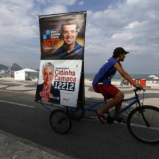 ELECCIONES. Propaganda electoral en las calles de Ro de Janeiro.