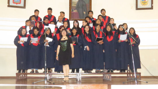 RECITAL. La presentacin del Coro Universitario anoche, en el Paraninfo.