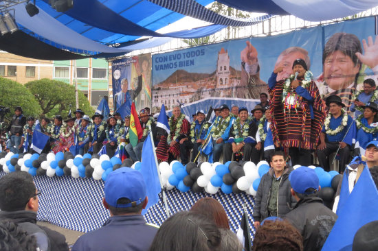 DISCURSO. Evo Morales en el cierre de campaa del MAS destac los logros de su Gobierno y ratific promesas para Chuquisaca.