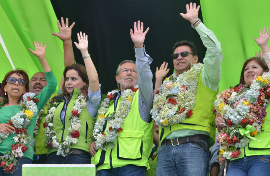 ELECCIONES. Los candidatos del Movimiento Sin Miedo en el cierre de campaa en La Paz.