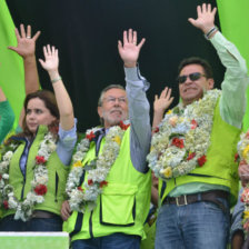 ELECCIONES. Los candidatos del Movimiento Sin Miedo en el cierre de campaa en La Paz.