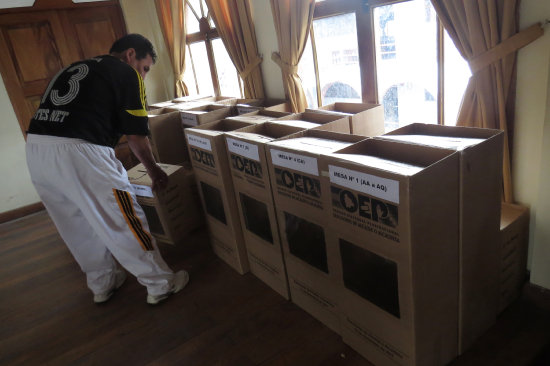 PREPARACIN. El lugar en el que se realizarn los comicios electorales es el colegio Mara Josefa Muja.