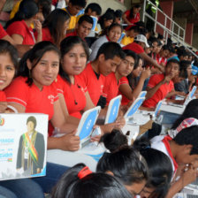 EDUCACIN. Alumnos de varios departamentos ya recibieron las computadoras.