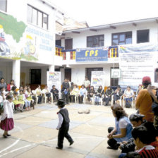 INAUGURACIN. Los nios bailan cueca.