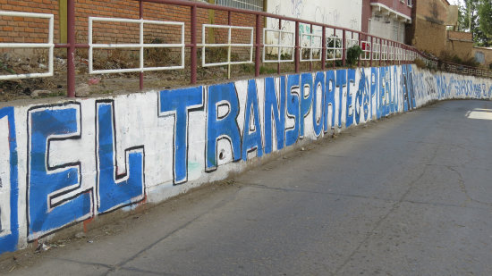 MURALES. La ciudad muestra por estos das diversa propaganda en sus paredes.