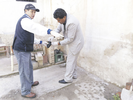 TRABAJO. La desratizacin en el centro.