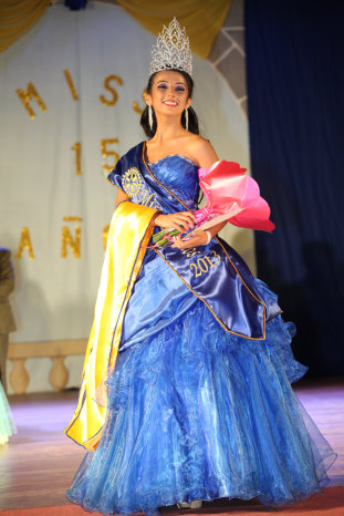 BELLEZA. La ganadora de la corona Miss 15 Aos 2013, Melissa Curcuy.