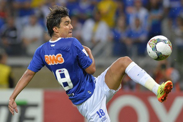 El boliviano Martins estuvo anulado ayer, frente al Timao.