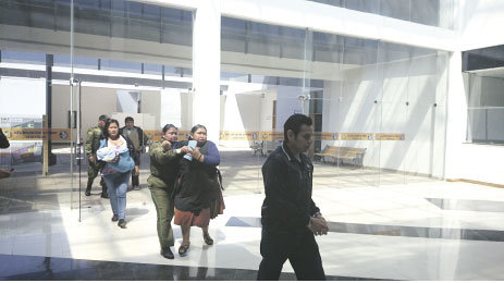 GOLPES. Los papás de Lidia Durán golpearon al feminicida de su hija.