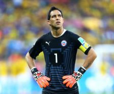 El portero Claudio Bravo no jugar.