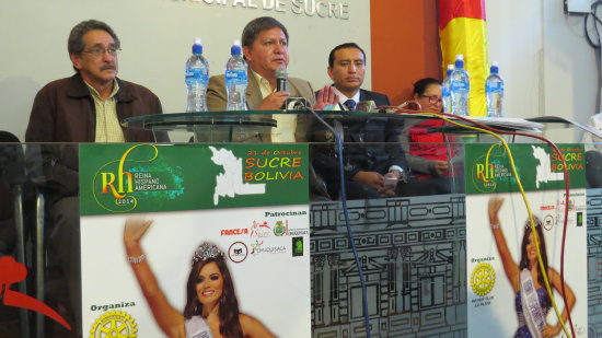 PRESENTACIN. El Alcalde en el lanzamiento de Reina Hispanoamericana en Sucre.