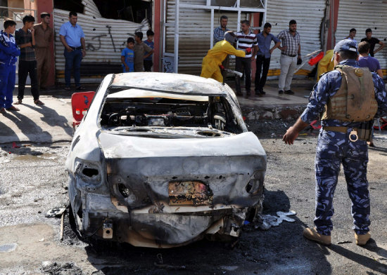 ATAQUE. Destrozos en Bagdad.