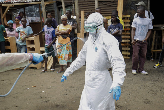 ALARMA. La OMS considera que la epidemia del bola continuar expandindose en los prximos meses.