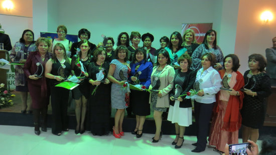 ACTO. Las galardonadas recibieron reconocimientos de parte de la FEPCH anoche, en un acto celebrado en ambientes de la CAINCO Chuquisaca.