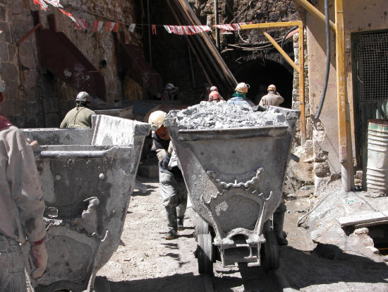 DESPIDOS. La empresa minera Inti Raymi, de Oruro, empez a despedir trabajadores.