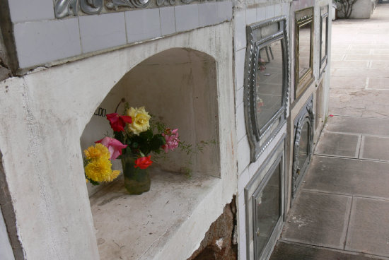 CEMENTERIO. Muchos abandonan a difuntos.