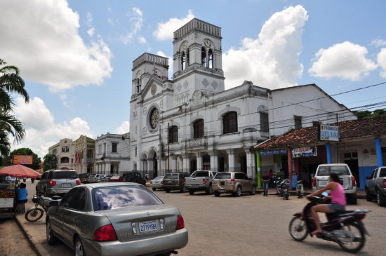 FEMINICIDIO. El hecho criminal ocurri en la plaza de la ciudad de Trinidad ante la mirada de los transentes.