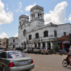 FEMINICIDIO. El hecho criminal ocurri en la plaza de la ciudad de Trinidad ante la mirada de los transentes.