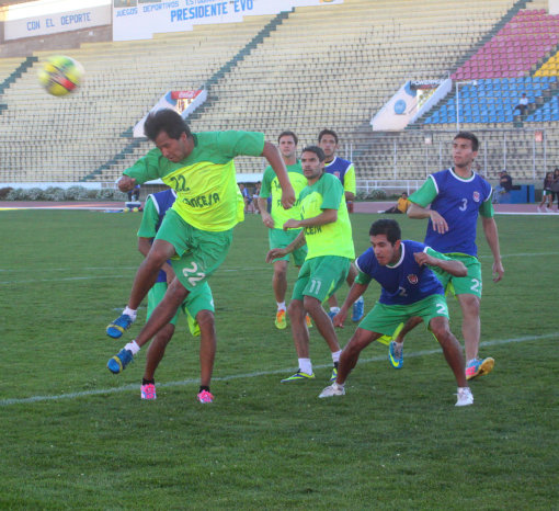 El equipo estudiantil sostuvo una sesin futbolstica ayer, en el estadio Patria.