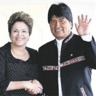 DIPLOMACIA. Los presidentes de Brasil y Bolivia, Dilma Rousseff y Evo Morales, respectivamente.