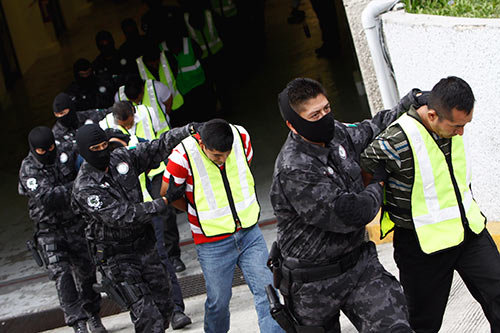 OPERATIVO. La Polica present a algunos involucrados en la masacre de Iguala.