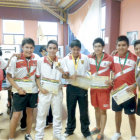 Los estudiantes de Sucre ocuparon en su totalidad el podio de la categora varones, tanto en individual como en dobles, de tenis de mesa.