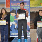 Pilar Cervantes (c) se colg la medalla de oro en la especialidad de 50 metros espalda Damas lite ayer, en la primera jornada de la natacin.