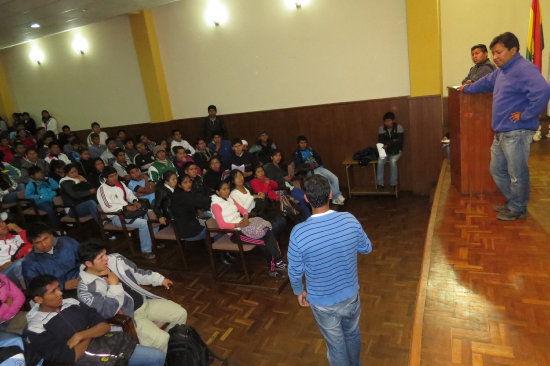 ASAMBLEA. Los estudiantes de Ingeniera agronmica exigen una explicacin.