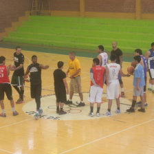 Los jugadores de Amistad entrenaron ayer en el coliseo Tito lfred.