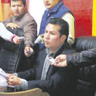 INFORME. El alcalde interino Juan Villagmez en la conferencia de prensa.