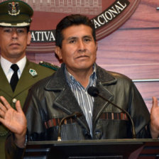 AUTORIDAD. El presidente de la Cmara de Senadores, Eugenio Rojas, en una conferencia de prensa.